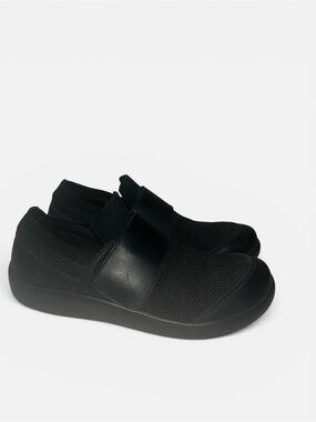 Women’s Black Velcro snap Traq by alegria shoes size 39 9